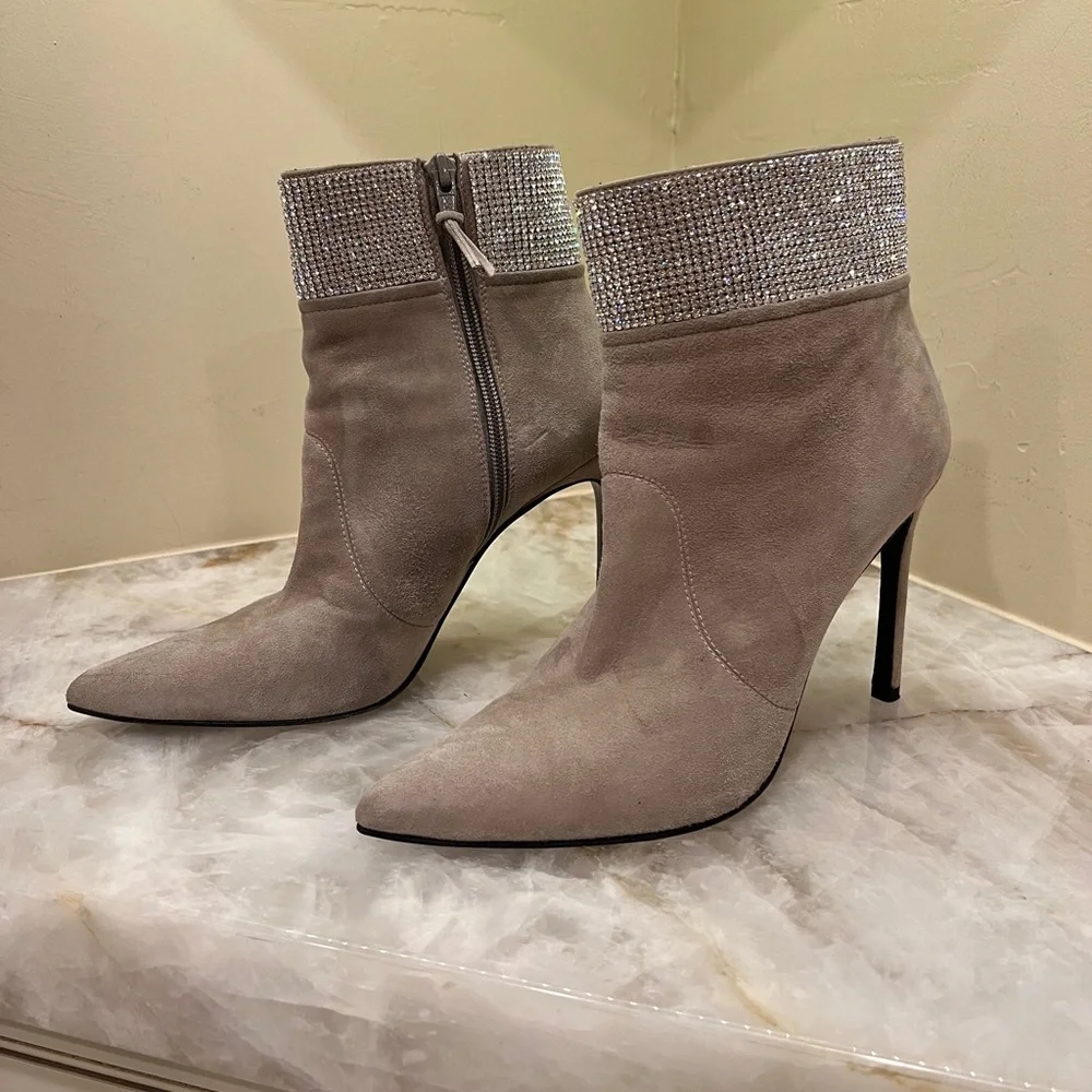 Stuart Weitzman  Highbeams Light Gray Suede crystal Ankle boots booties